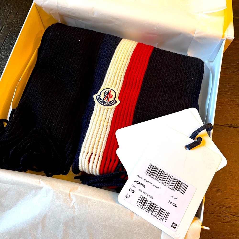 NWT authentic moncler navy scarf